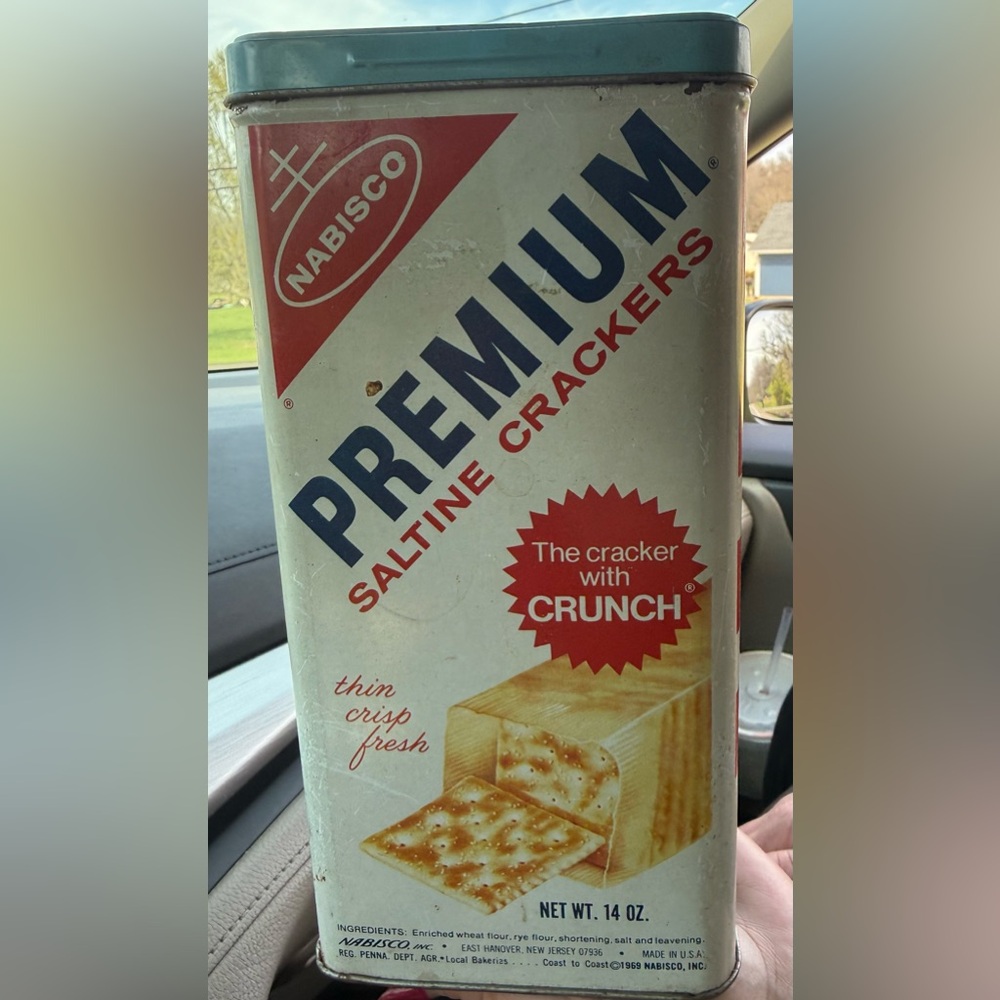 1969 Vintage Saltine Tin Container